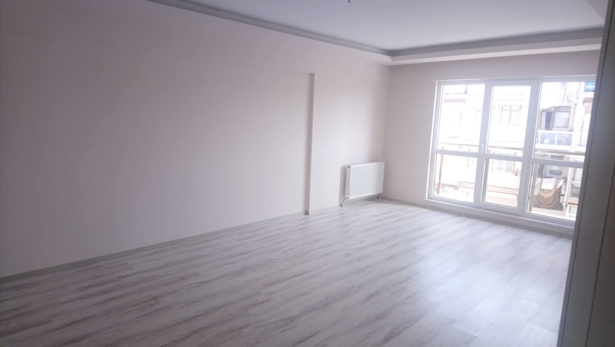 KEMAX EMLAK'TAN MERKEZDE SATIKADINDA KİLERLİ 3+1 DAİRE