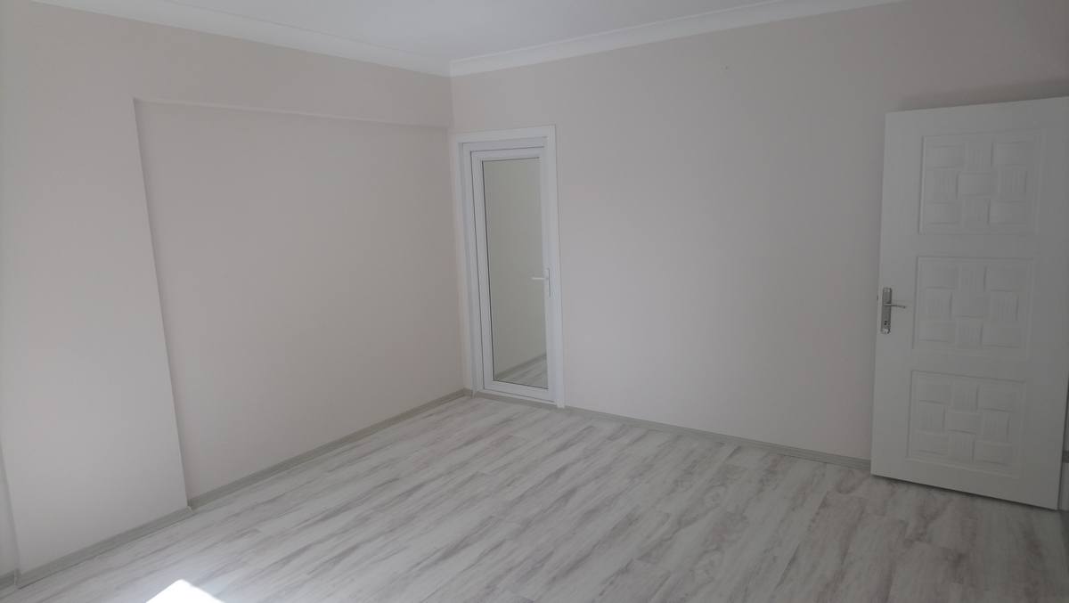 KEMAX EMLAK'TAN MERKEZDE SATIKADINDA KİLERLİ 3+1 DAİRE