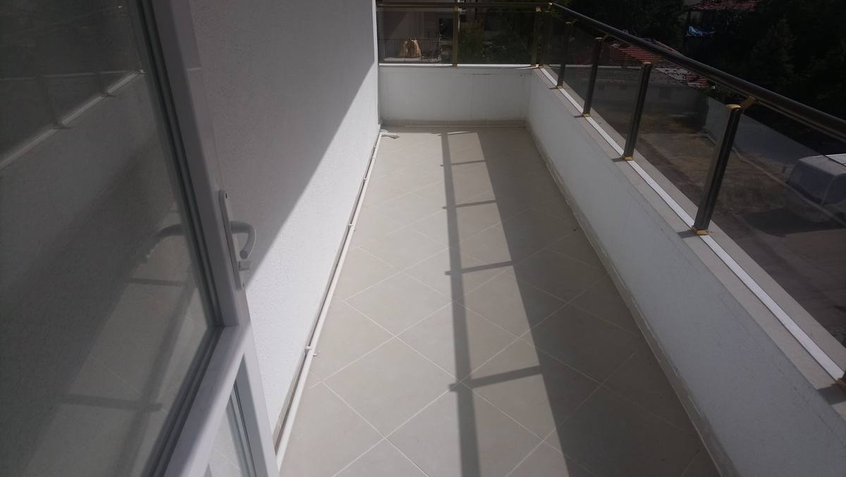 KEMAX EMLAK'TAN MERKEZDE SATIKADINDA KİLERLİ 3+1 DAİRE