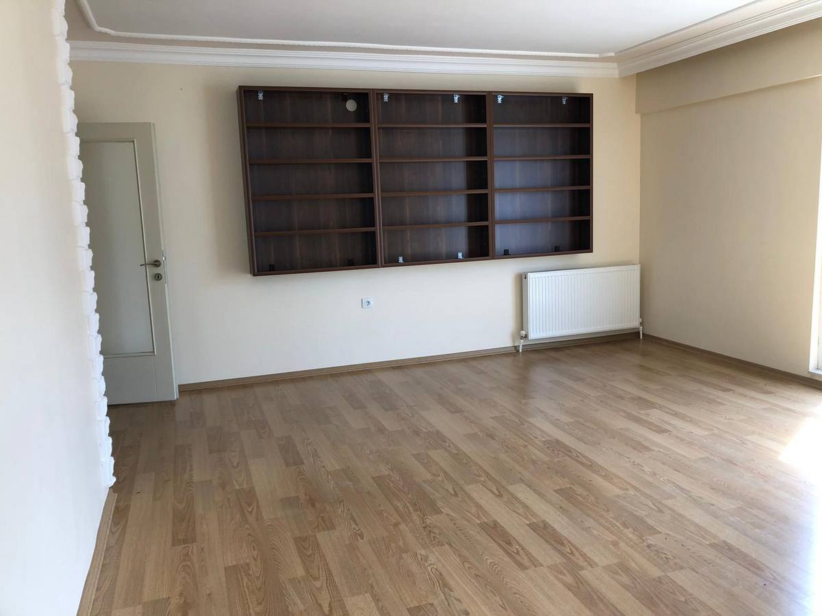 KEMAX EMLAK'TAN ARA KATTA 4+1 GÜNEY CEPHE