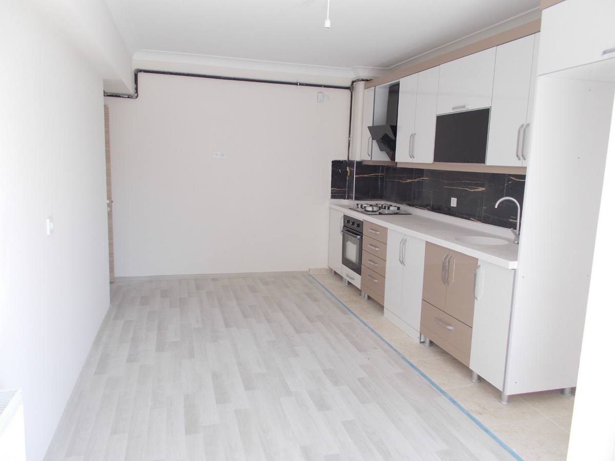 KEMAX EMLAK'TAN 3+1 ARAKAT ÖN CEPHE GÜNEY